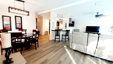 9514 E Cochise Pl in Sun Lakes, AZ - Foto de edificio - Building Photo