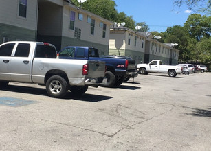 Sierra Madre Apartments in San Antonio, TX - Foto de edificio - Building Photo