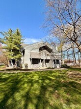 505 Woodhaven Dr in Edison, NJ - Building Photo - Building Photo