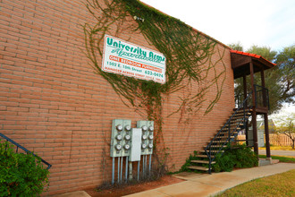 University Arms Student Apartments in Tucson, AZ - Building Photo - Building Photo