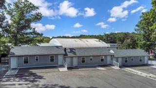 440 Middle Country Rd in Middle Island, NY - Foto de edificio - Primary Photo