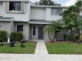 3405 Poolside Dr in Greenacres, FL - Building Photo