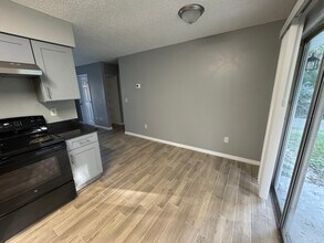 10469 Eastside Ave in Brooksville, FL - Building Photo - Building Photo