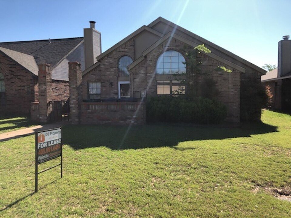 16902 Applebrook Dr in Edmond, OK - Building Photo