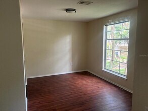 4015 Versailles Dr in Orlando, FL - Building Photo - Building Photo