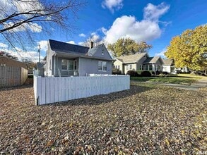 2350 38th St in Rock Island, IL - Building Photo - Building Photo