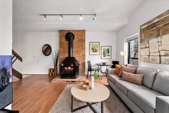 962 Pavilion St in Cincinnati, OH - Foto de edificio - Building Photo