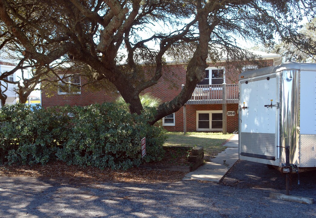 205 Norton St in Oak Island, NC - Building Photo