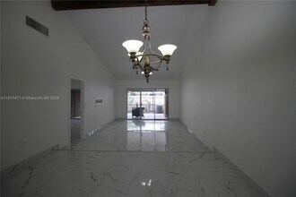 10351 Juniper Ct in Pembroke Pines, FL - Building Photo - Building Photo