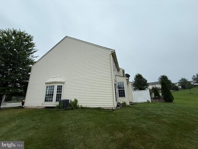 property at 85 N Savanna Dr