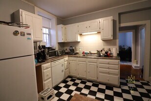 136 Pleasant St in Brookline, MA - Building Photo