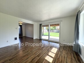 992 S Palmetto St in Cornelius, OR - Building Photo - Building Photo