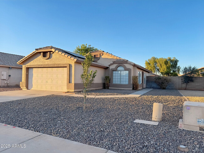 property at 13370 W Saguaro Ln