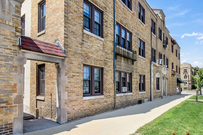 property at 3919 N Morris Blvd