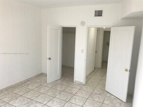 1330 SW 6th St in Miami, FL - Foto de edificio - Building Photo