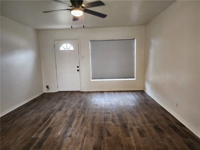 415 W Poplar St in Rogers, AR - Building Photo - Building Photo