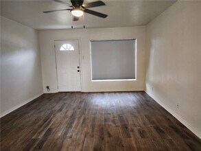 415 W Poplar St in Rogers, AR - Building Photo - Building Photo