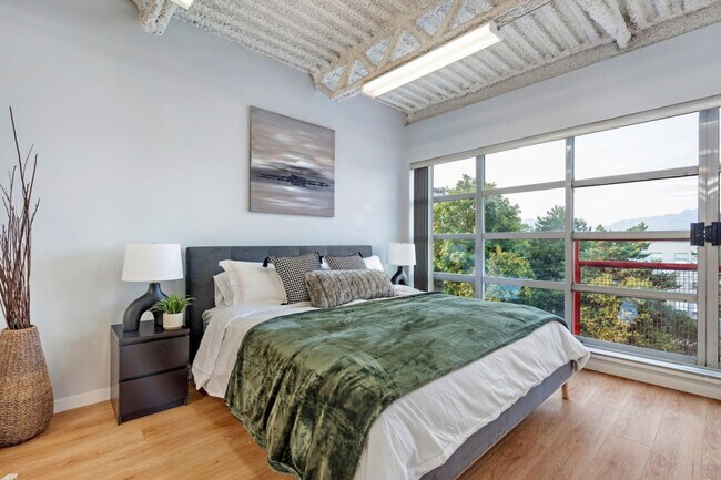 350 E 2nd Ave in Vancouver, BC - Building Photo - Building Photo