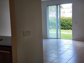 6909 Blue Skies Dr in Greenacres, FL - Building Photo - Building Photo