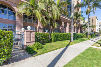 Park West in San Diego, CA - Building Photo - Building Photo