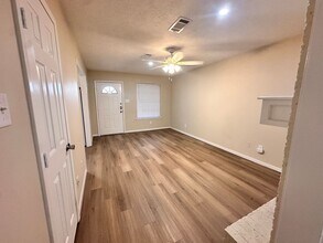 2404 Pecan Ridge Dr in Bryan, TX - Foto de edificio - Building Photo