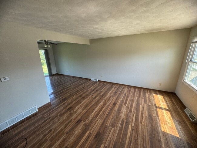 3302-3304 W 18th St in Davenport, IA - Building Photo - Building Photo