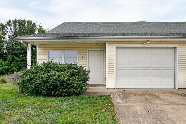 117 Clover Ct in Radcliff, KY - Building Photo - Building Photo