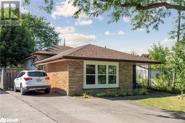 10 Sycamore St in Hamilton, ON - Building Photo - Building Photo