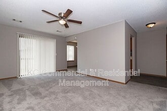 209 W Main St in Smithville, MO - Building Photo - Building Photo