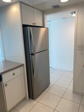 5701 Collins Ave, Unit 1406 in Miami Beach, FL - Building Photo - Building Photo