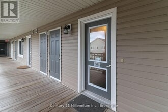 2 Brandy Ln Dr in Collingwood, ON - Building Photo - Building Photo