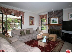 5241 W Goldenwood Dr in Inglewood, CA - Building Photo - Building Photo