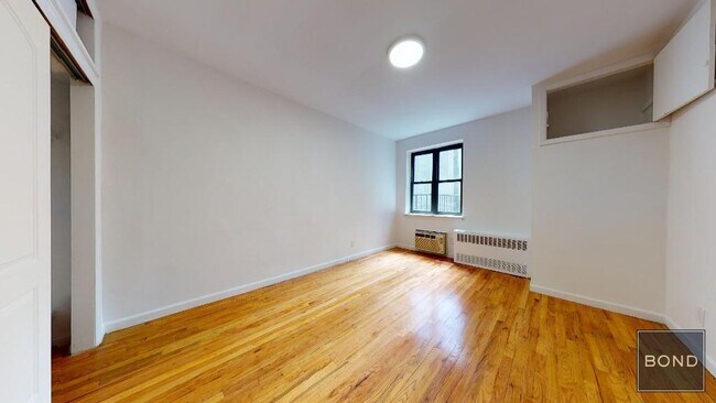 230 E 81st St in Manhattan, NY - Building Photo - Building Photo