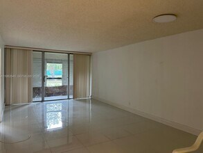 3751 Environ Blvd in Lauderhill, FL - Building Photo - Building Photo