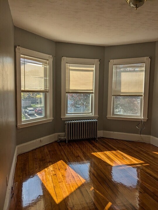 33 Armandine St, Unit 3 in Boston, MA - Building Photo