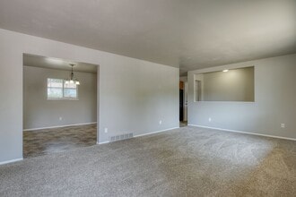 1614 Dixon Dr in Colorado Springs, CO - Building Photo - Building Photo