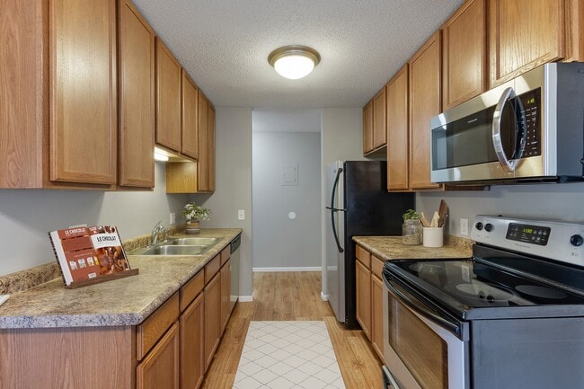 Heritage Hills in Bloomington, MN - Foto de edificio - Building Photo