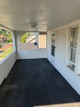 13805 Othello Ave, Unit Upstairs Unit in Cleveland, OH - Building Photo - Building Photo