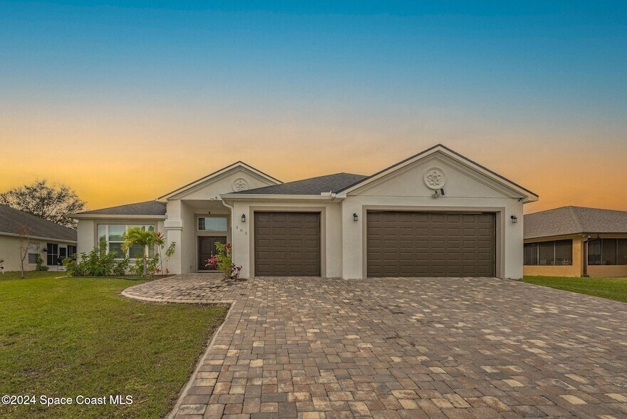 382 Eldron Blvd NE in Palm Bay, FL - Building Photo