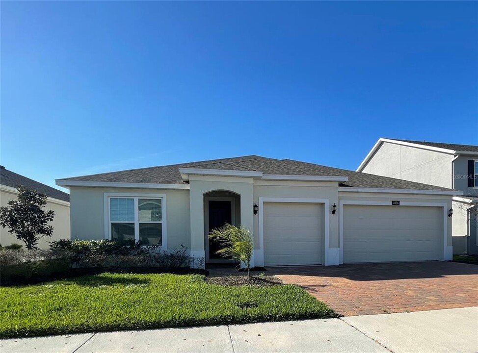 4936 Blanche Ct in St. Cloud, FL - Foto de edificio