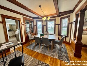 108 Redlands Rd, Unit 1 in Boston, MA - Building Photo - Building Photo