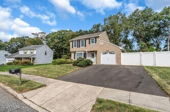 45 Pinyon St in Howell, NJ - Building Photo - Building Photo