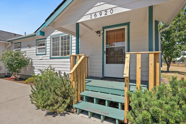 16920 Flume Rd SE in Yelm, WA - Building Photo - Building Photo