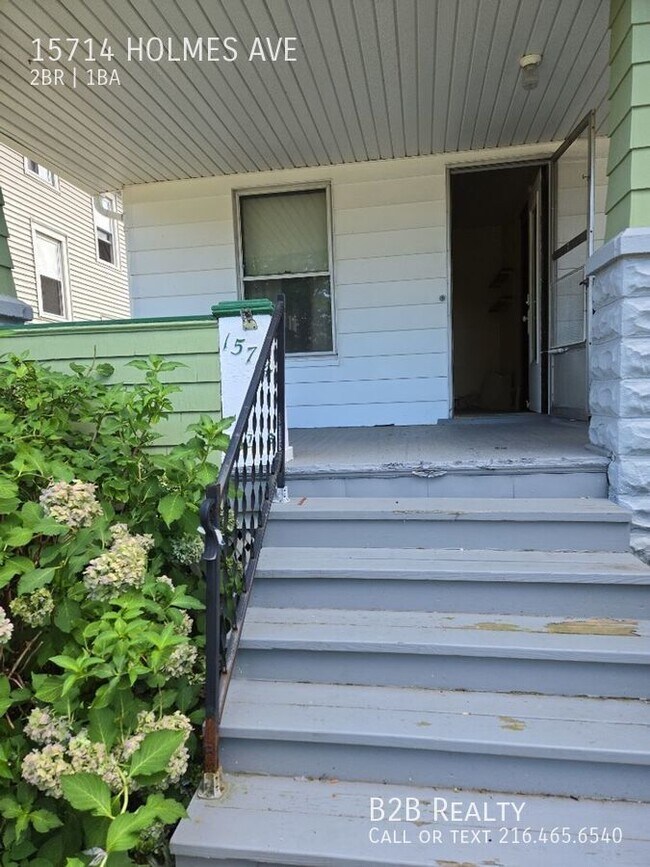 15714 Holmes Ave in Cleveland, OH - Foto de edificio - Building Photo