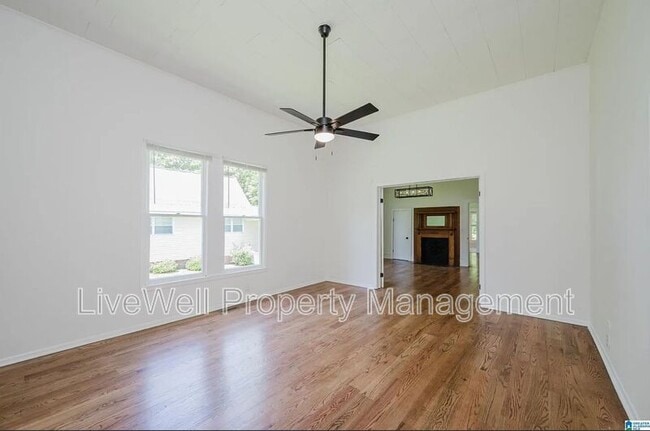 210 E College St in Columbiana, AL - Building Photo - Building Photo