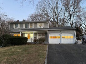 23 Jerome Rd in Syosset, NY - Building Photo