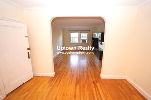 1492 Beacon St Apartamentos