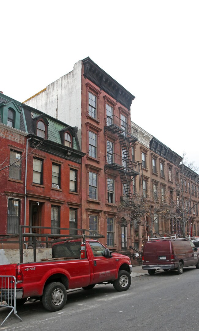 130 W 123rd St in New York, NY - Building Photo - Building Photo
