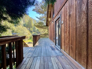 6583 Valley View Rd in Oakland, CA - Building Photo - Building Photo