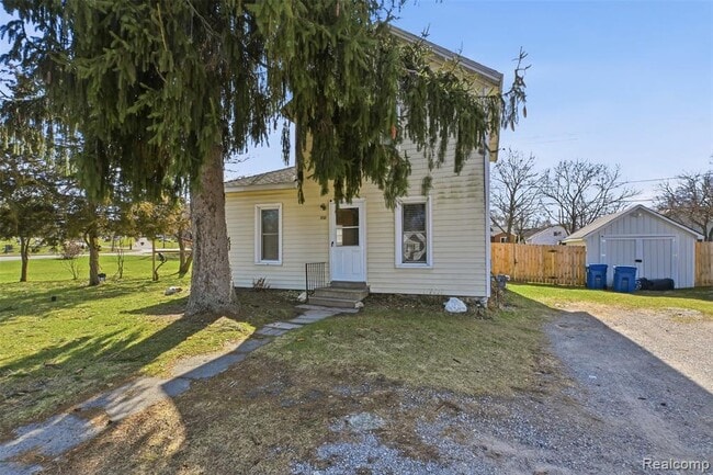 property at 532 E Broad St